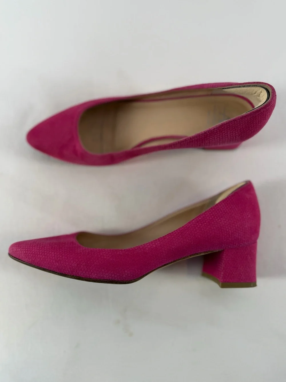 Aquatalia Embossed Suede Pointed Toe Block Heel Pumps in‎ Fuchsia Pink Size 6